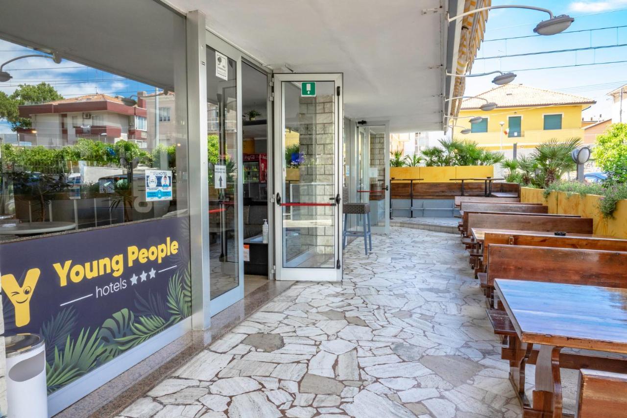 Hotel Morfeo - Young People Hotels (Adults Only) Rimini Exterior photo