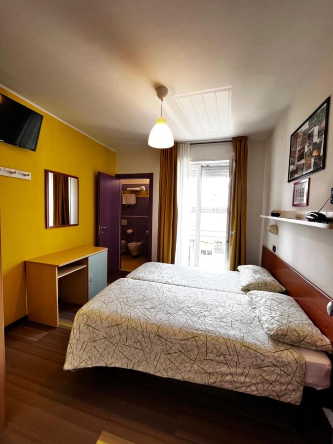 Hotel Morfeo - Young People Hotels (Adults Only) Rimini Exterior photo